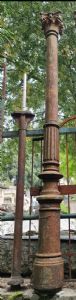 Cast iron columns with Corinthian capitals
